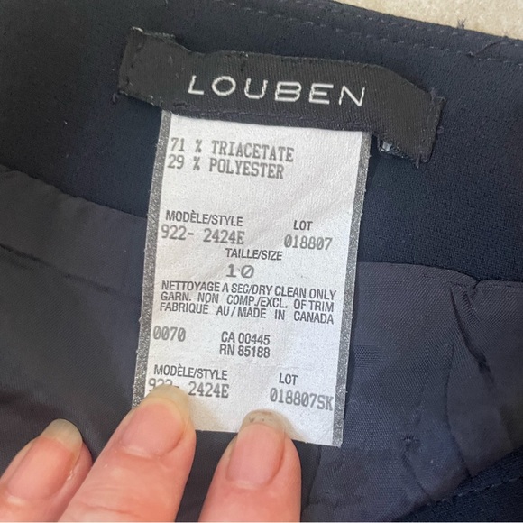 Navy skirt. Lined. Tulip hem - Picture 3 of 3